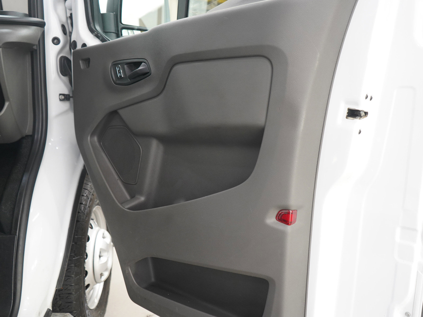 Used 2024 Ford Transit 250 Low Roof AWD w/ Exterior Upgrade Package image 9
