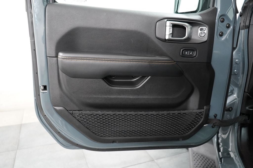 Used 2025 Jeep Wrangler Unlimited Sahara AWD/4WD image 20