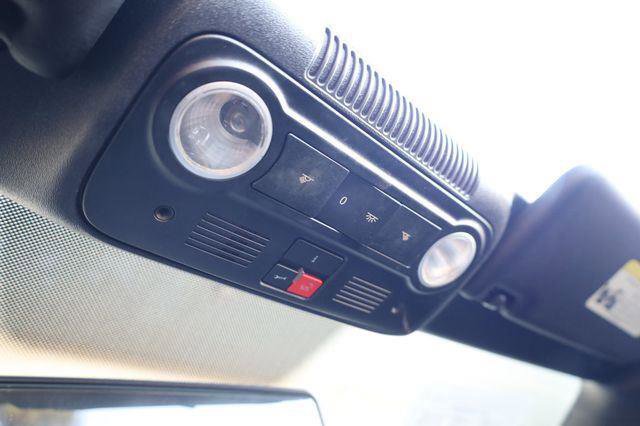 Used 2014 Volkswagen Eos Komfort FWD image 36