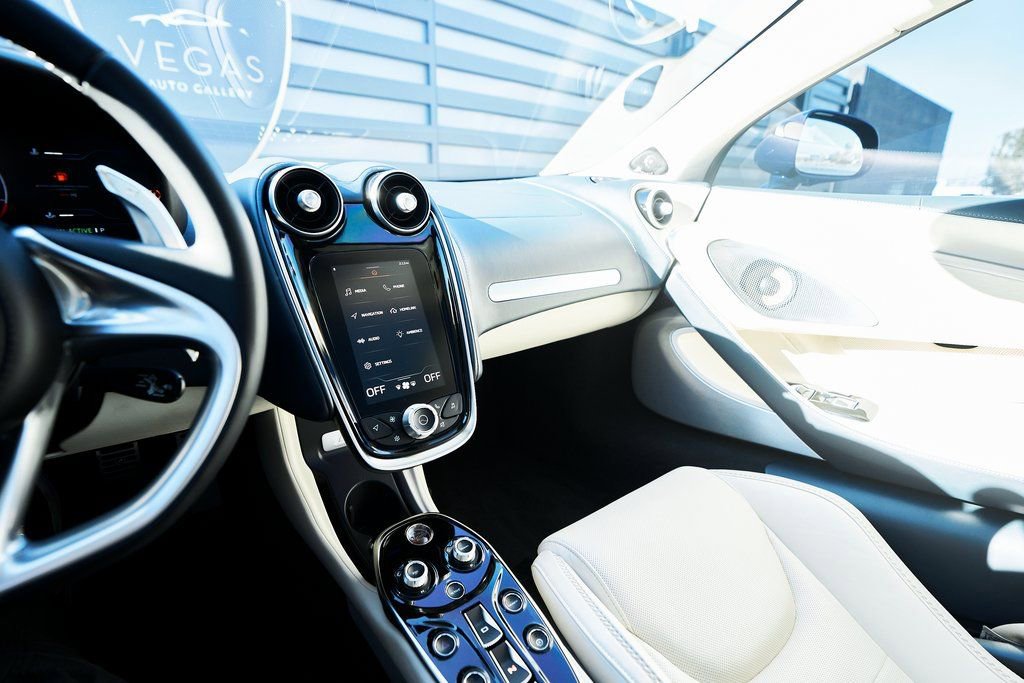 Used 2022 McLaren GT RWD image 55