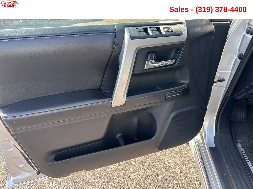 Used 2016 Toyota 4Runner Limited AWD/4WD image 11