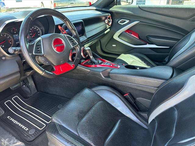 Used 2020 Chevrolet Camaro LT w/ Technology Package image 7