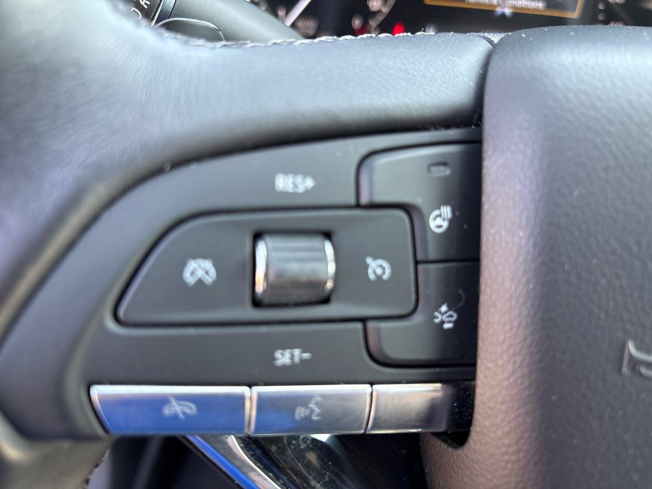 Used 2024 Cadillac XT6 Premium Luxury w/ LPO, Floor Liner Package AWD/4WD image 19