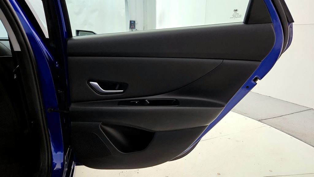 Used 2023 Hyundai Elantra Limited w/ Cargo Package FWD image 19
