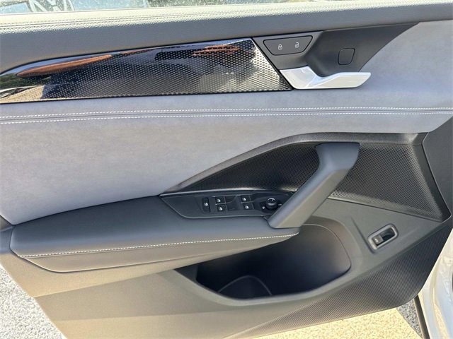 New 2025 Volkswagen Tiguan SE image 15