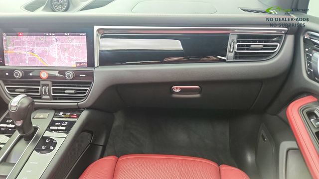 Used 2024 Porsche Macan AWD/4WD image 36