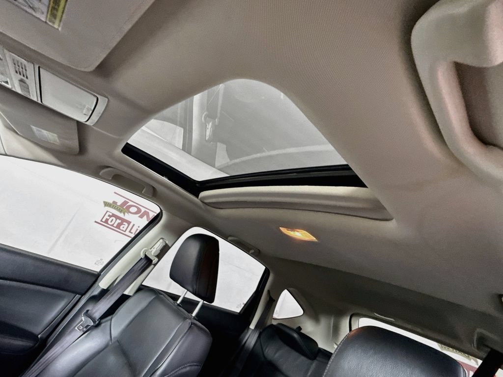 Used 2016 Honda CR-V Touring image 10