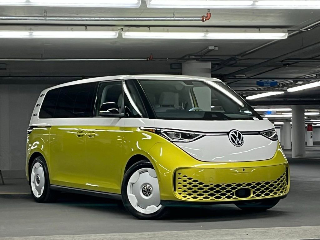 Used 2025 Volkswagen ID. Buzz 1st Edition image 2