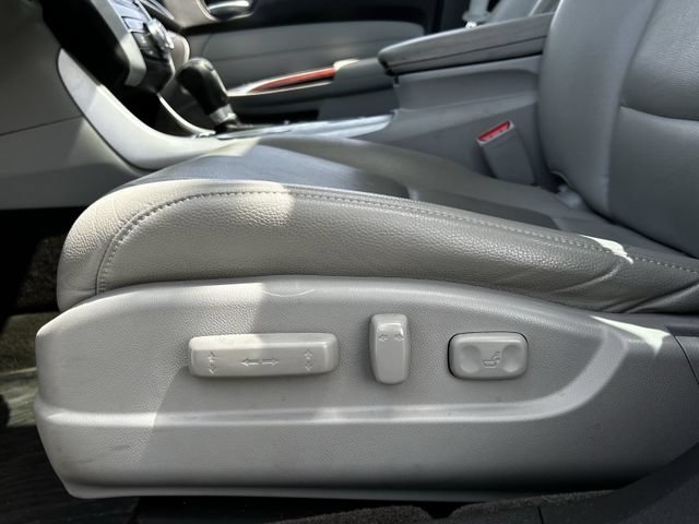 Used 2017 Acura TLX FWD image 29