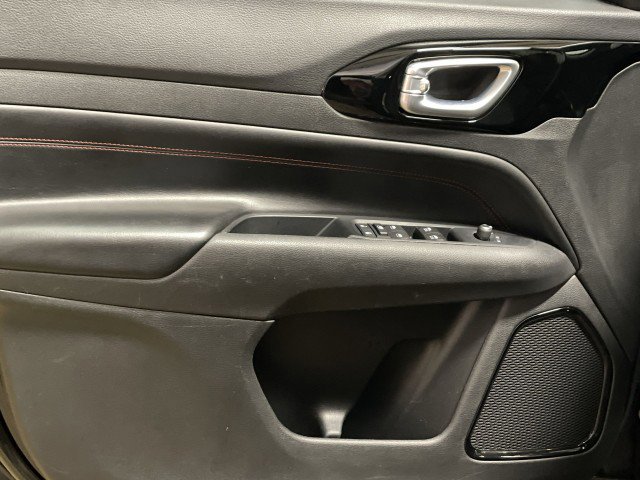 Used 2022 Jeep Compass Trailhawk w/ Trailhawk Convenience Group image 12