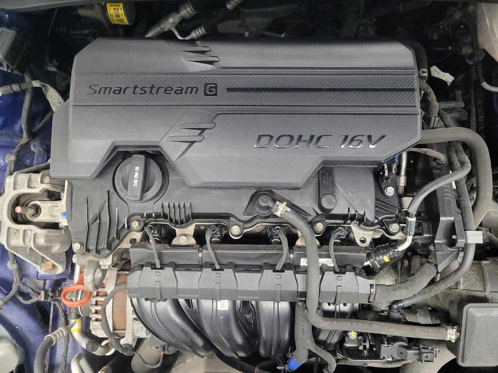 Used 2021 Hyundai Elantra SE w/ Cargo Package image 30