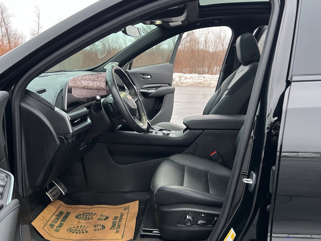 Used 2024 Cadillac XT4 Sport image 14