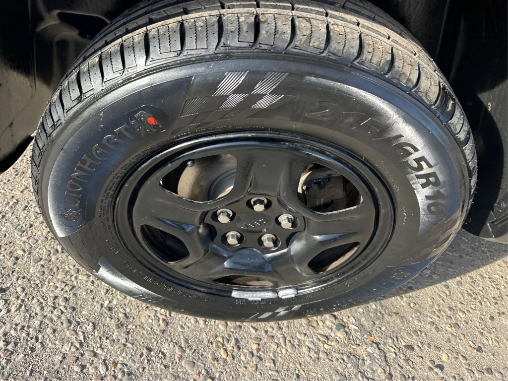 Used 2017 Jeep Renegade Sport w/ Power & Air Group image 17