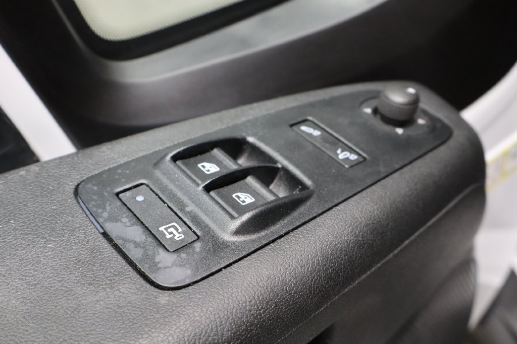 Used 2024 RAM ProMaster 1500 w/ Safety Group FWD image 14