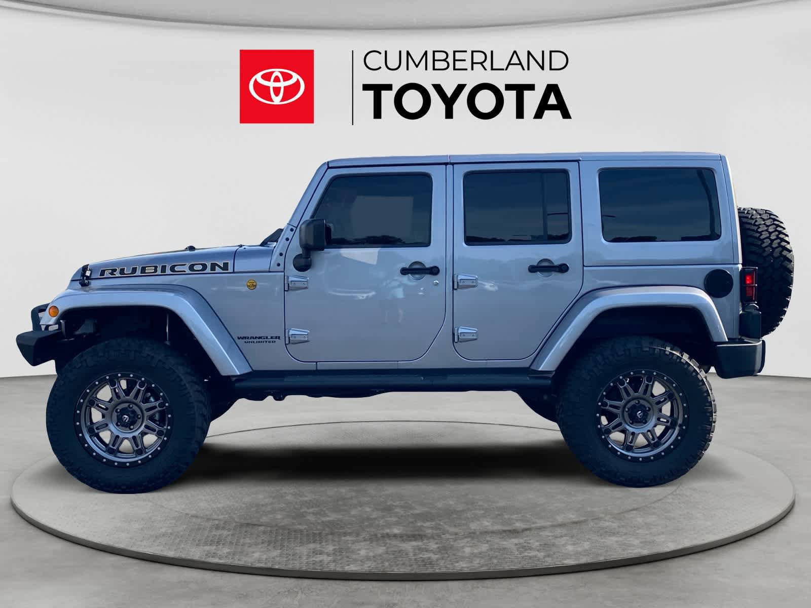 Used 2017 Jeep Wrangler Unlimited Rubicon w/ Connectivity Group AWD/4WD image 2