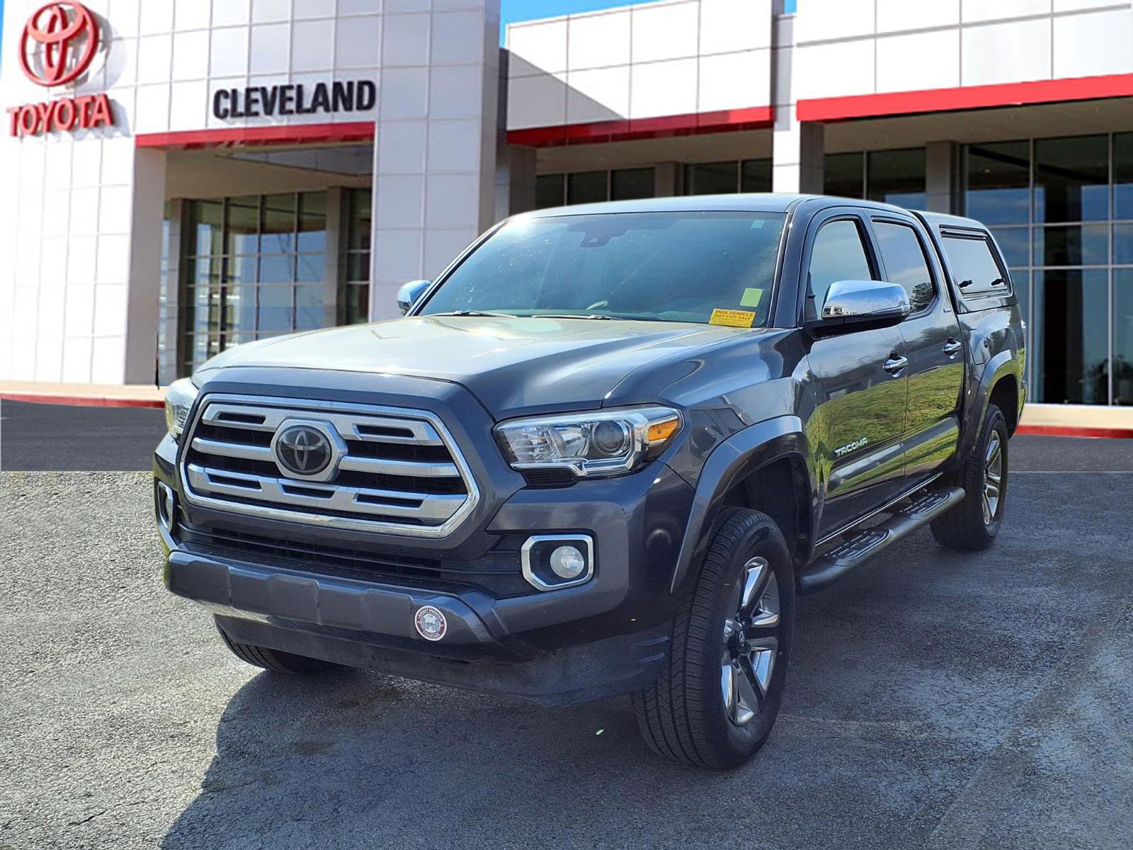 Used 2018 Toyota Tacoma Limited w/ Exterior Package image 4