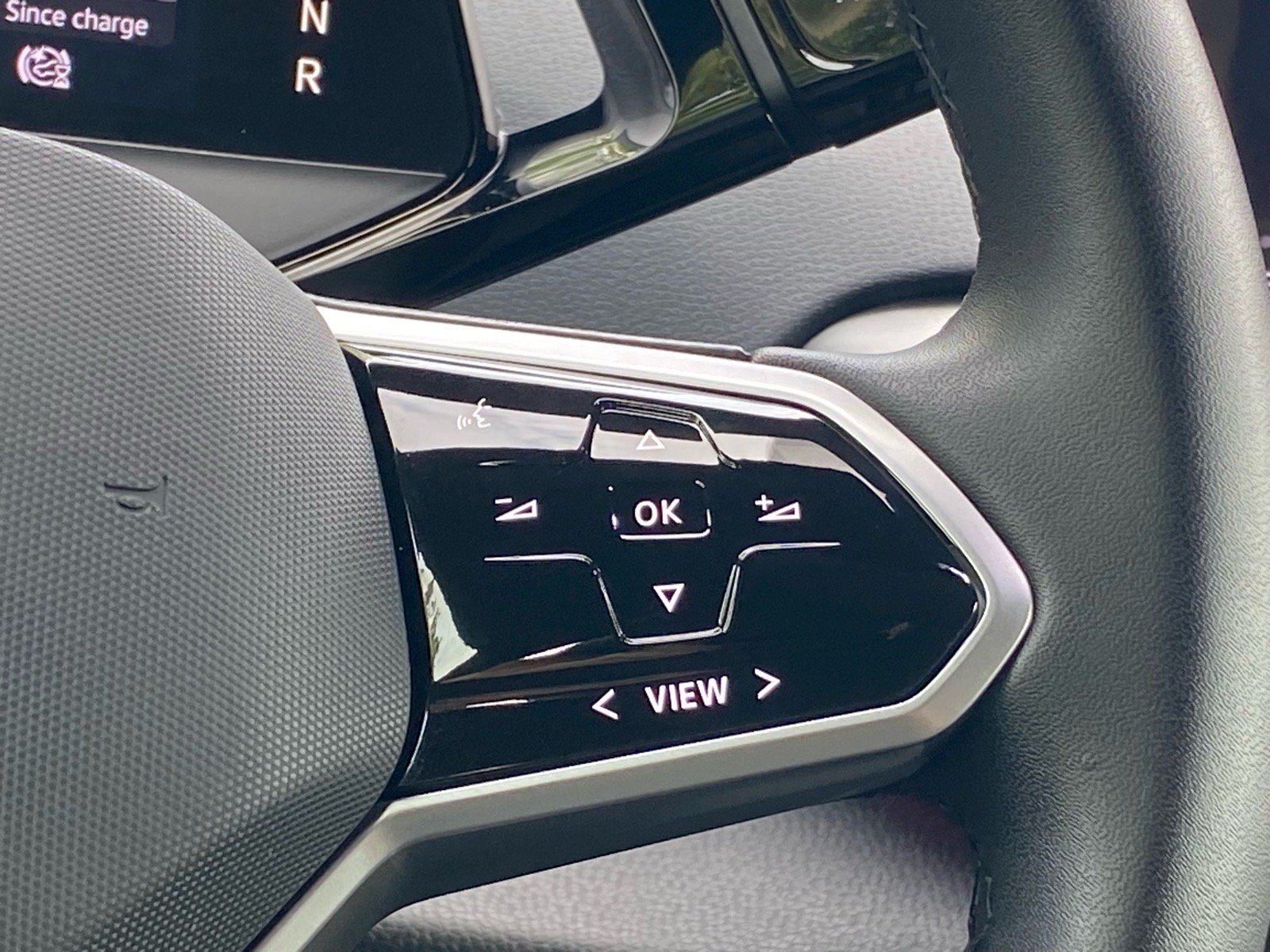 Certified 2023 Volkswagen ID.4 Pro S AWD/4WD image 9