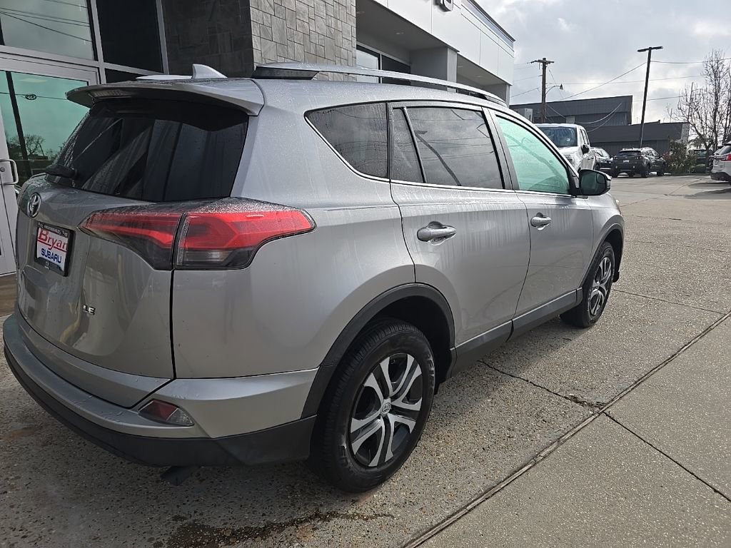 Used 2017 Toyota RAV4 LE image 27