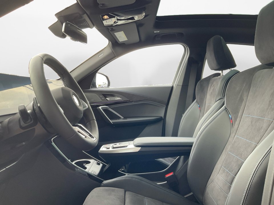New 2026 BMW X2 xDrive28i w/ Technology Package image 9