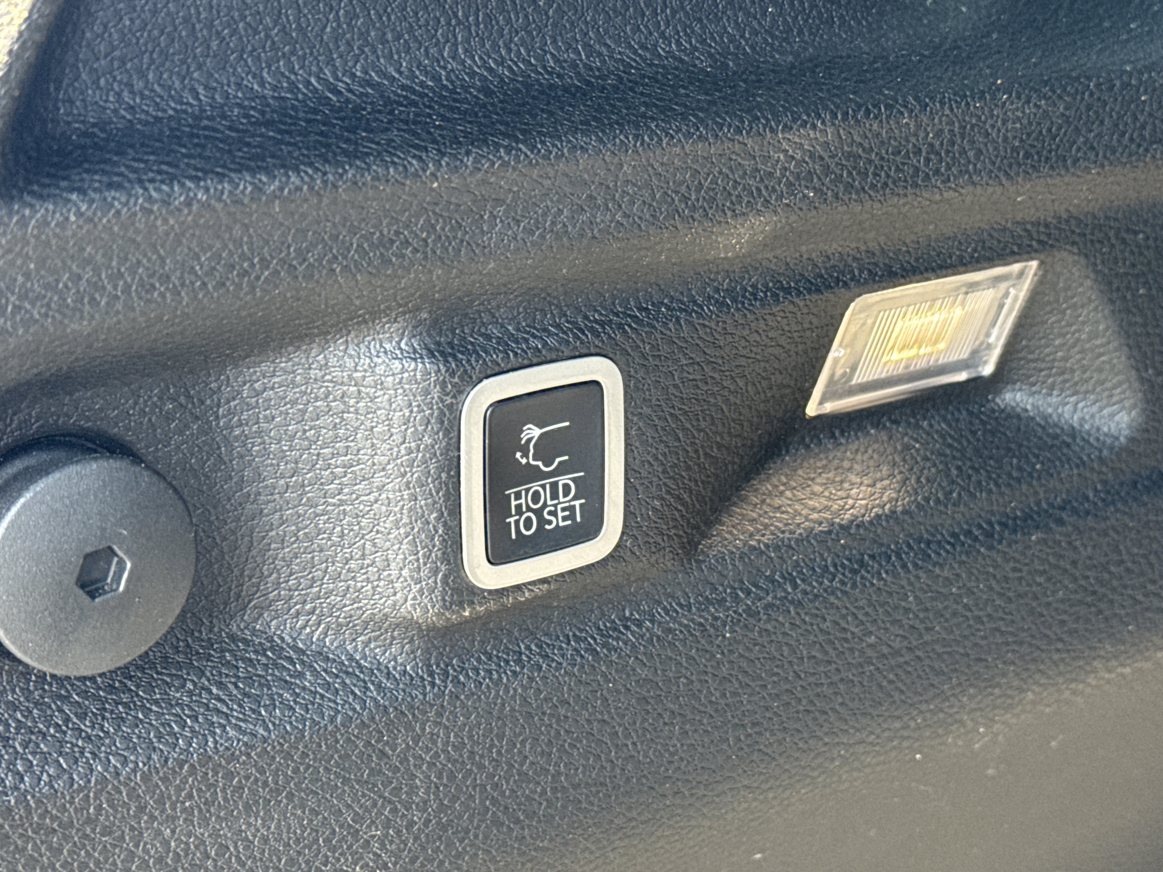 Used 2022 Jeep Grand Cherokee L Limited image 19