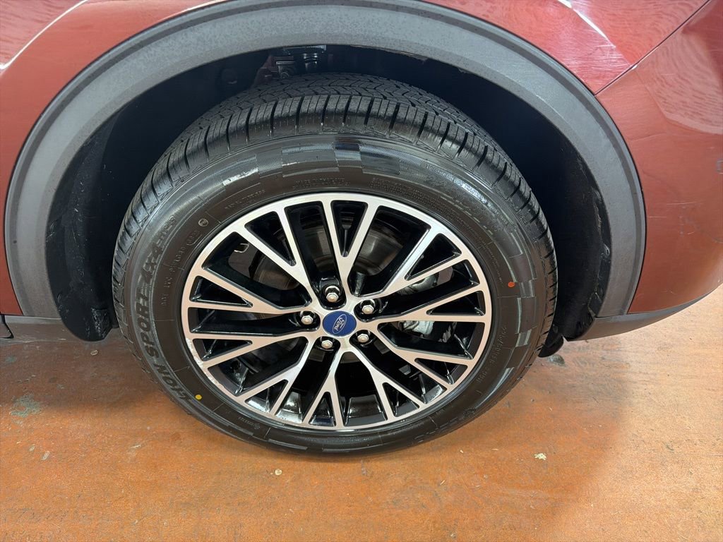 Used 2021 Ford Escape SE image 10