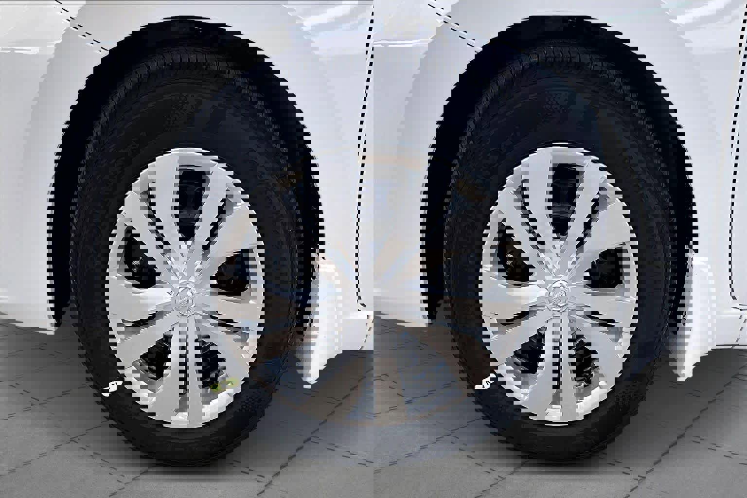 New 2025 Nissan Versa S image 9