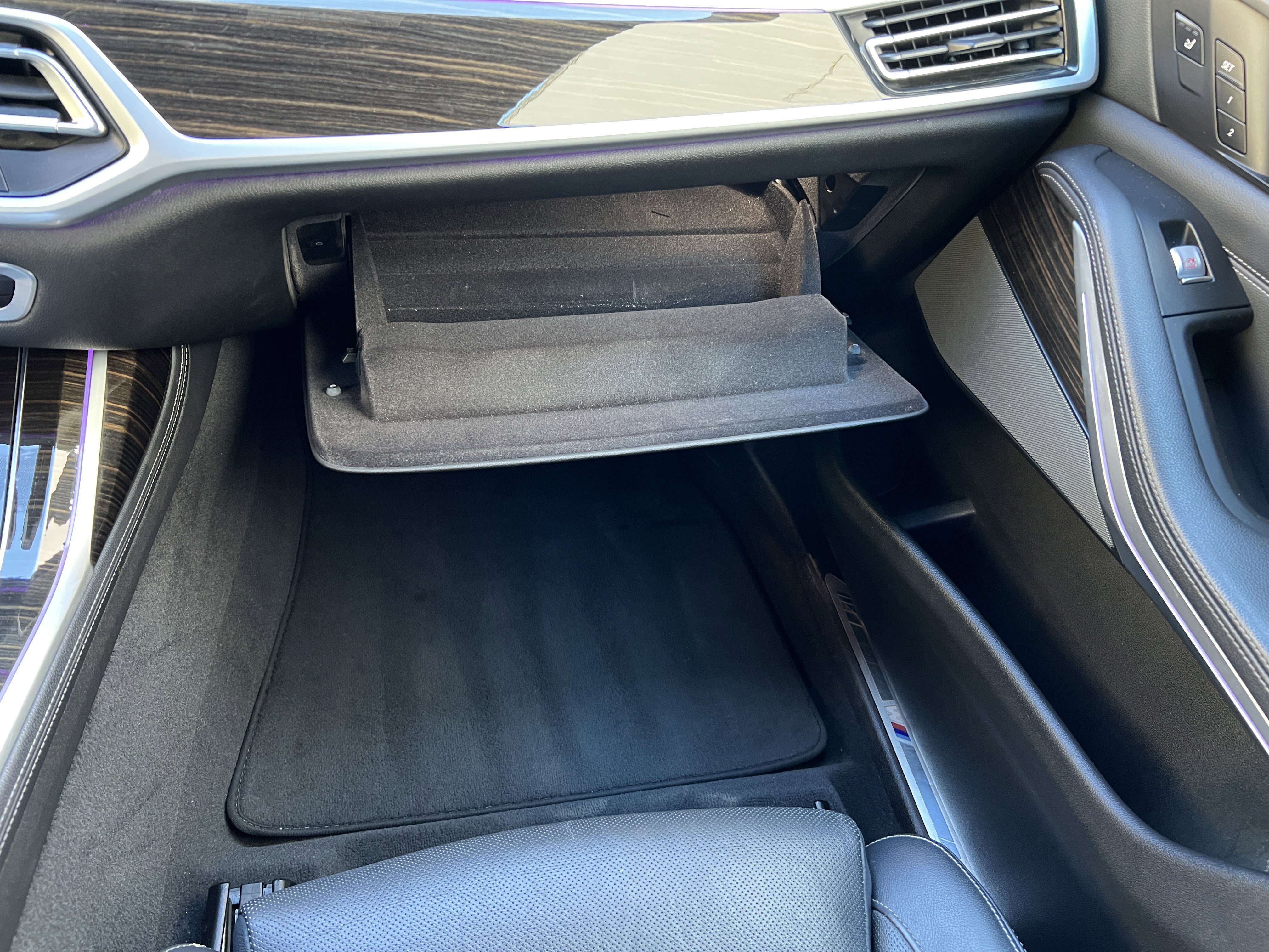 Used 2021 BMW X7 xDrive40i w/ M Sport Package image 40