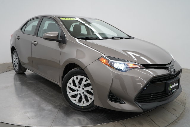 Used 2018 Toyota Corolla LE FWD image 3