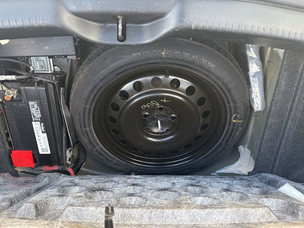 Used 2013 Chrysler 300 C image 26