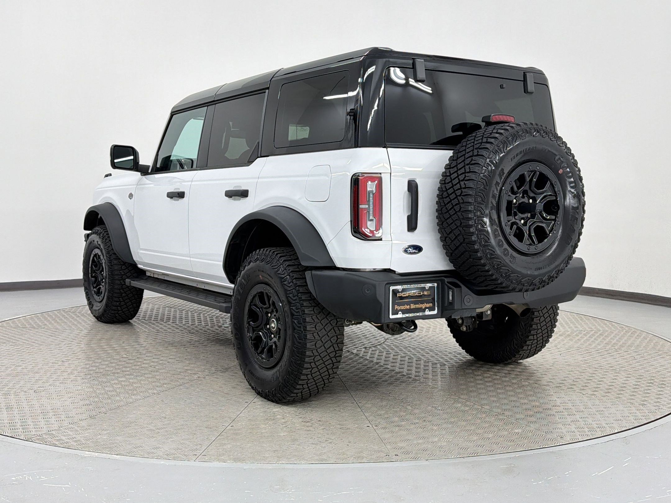 Used 2024 Ford Bronco Wildtrak image 3