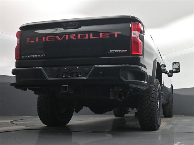 Used 2024 Chevrolet Silverado 2500 ZR2 w/ Technology Package image 57