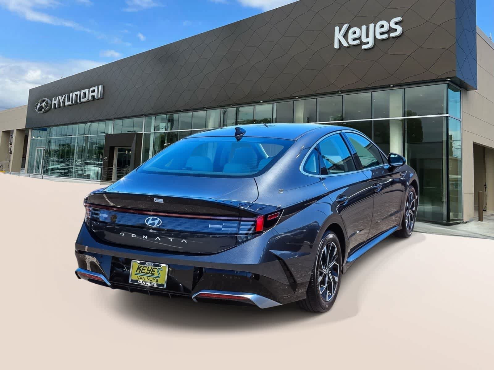 Certified 2025 Hyundai Sonata SEL FWD image 4