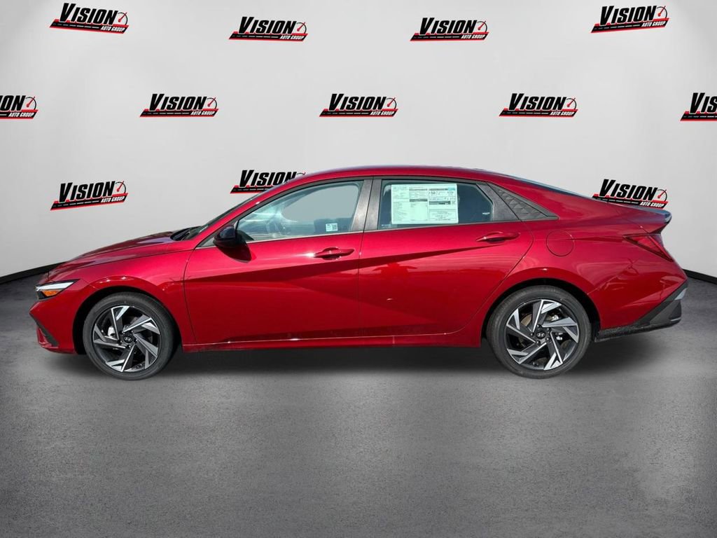 Certified 2025 Hyundai Elantra SEL image 8