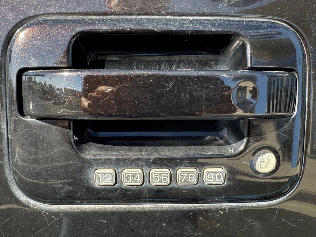 Used 2014 Ford F150 King Ranch w/ King Ranch Luxury Package image 12