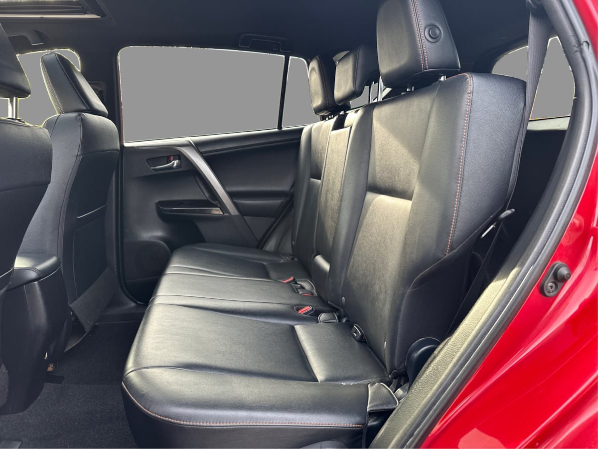 Used 2016 Toyota RAV4 SE AWD/4WD image 32