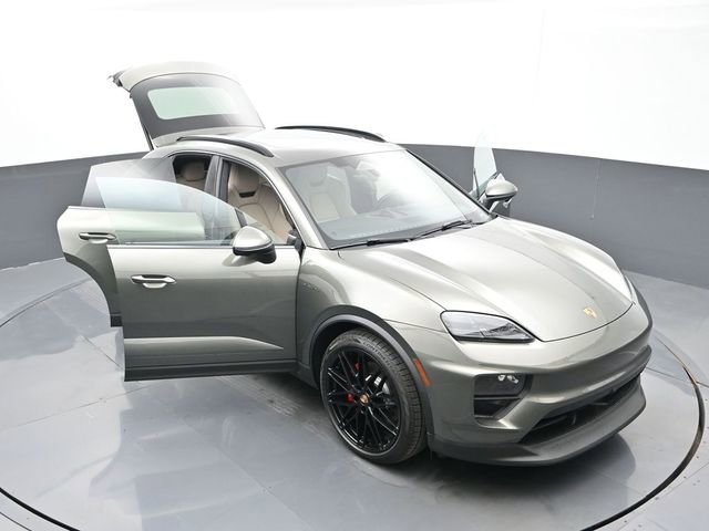 New 2025 Porsche Macan 4S Electric image 34