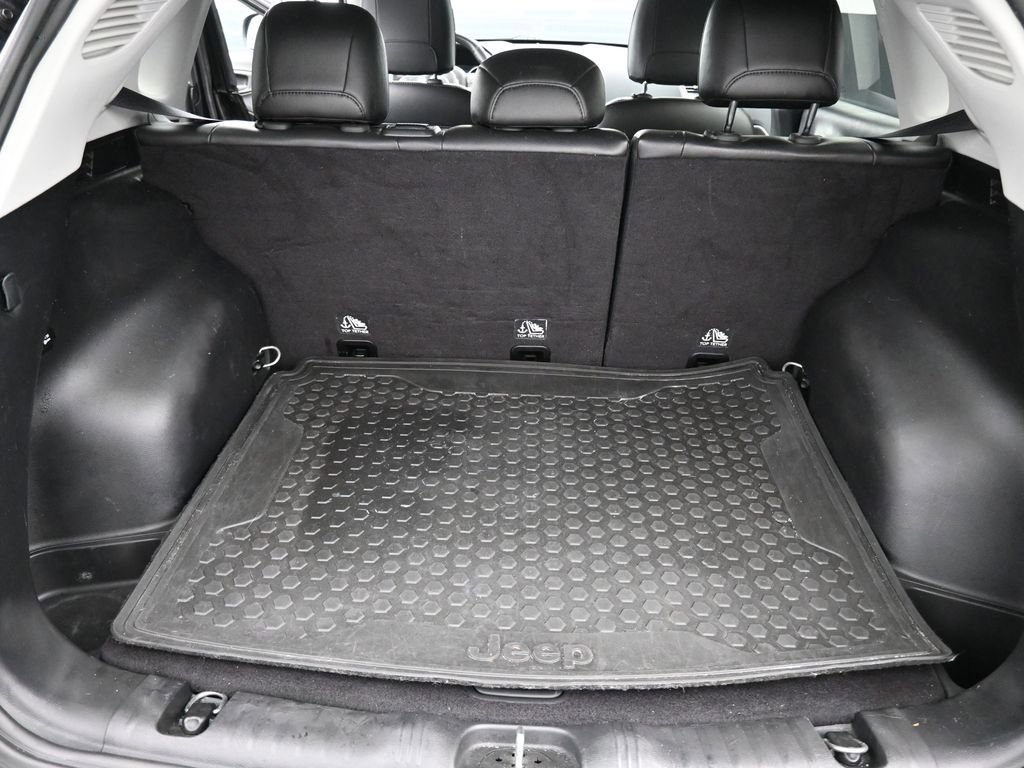 Used 2018 Jeep Compass Latitude w/ Popular Equipment Group image 14