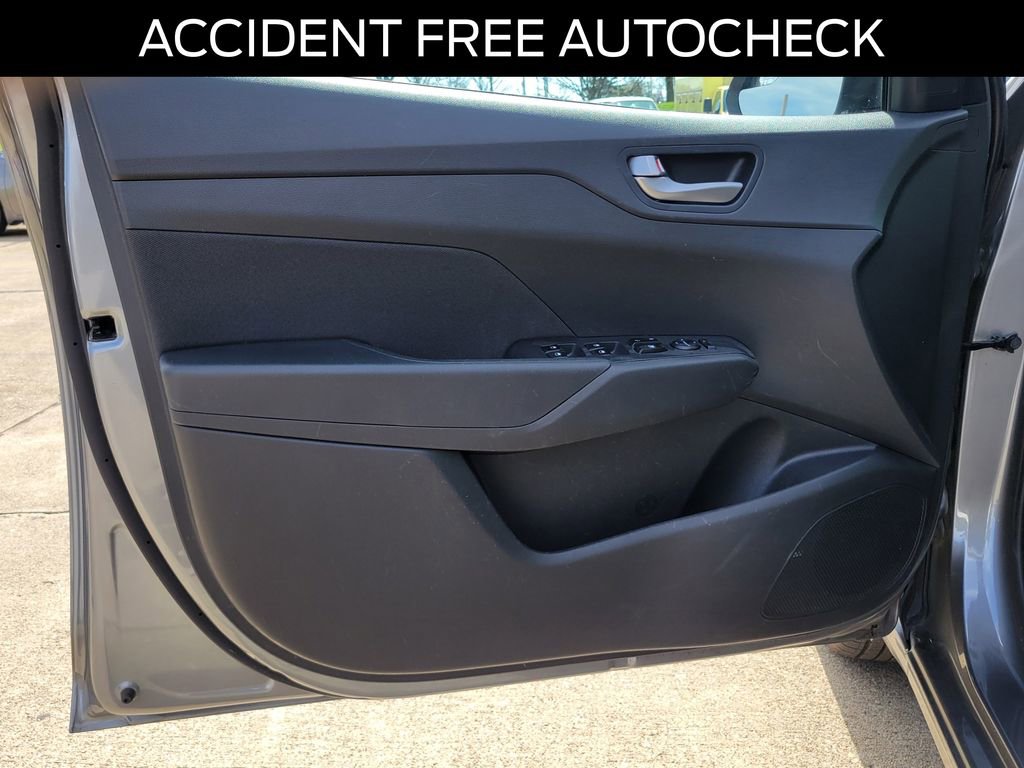 Used 2022 Hyundai Accent SEL image 17