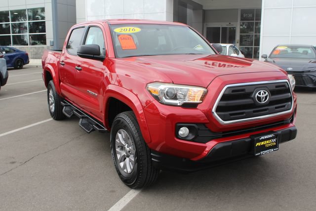 Used 2016 Toyota Tacoma SR5 w/ SR5 Appearance Package (SN) RWD image 2