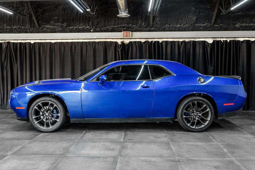 Used 2019 Dodge Challenger SXT w/ Blacktop Package RWD image 15