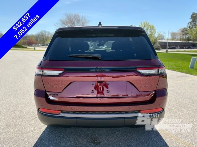 Used 2026 Jeep Grand Cherokee Limited w/ Limited Altitude Package AWD/4WD image 4