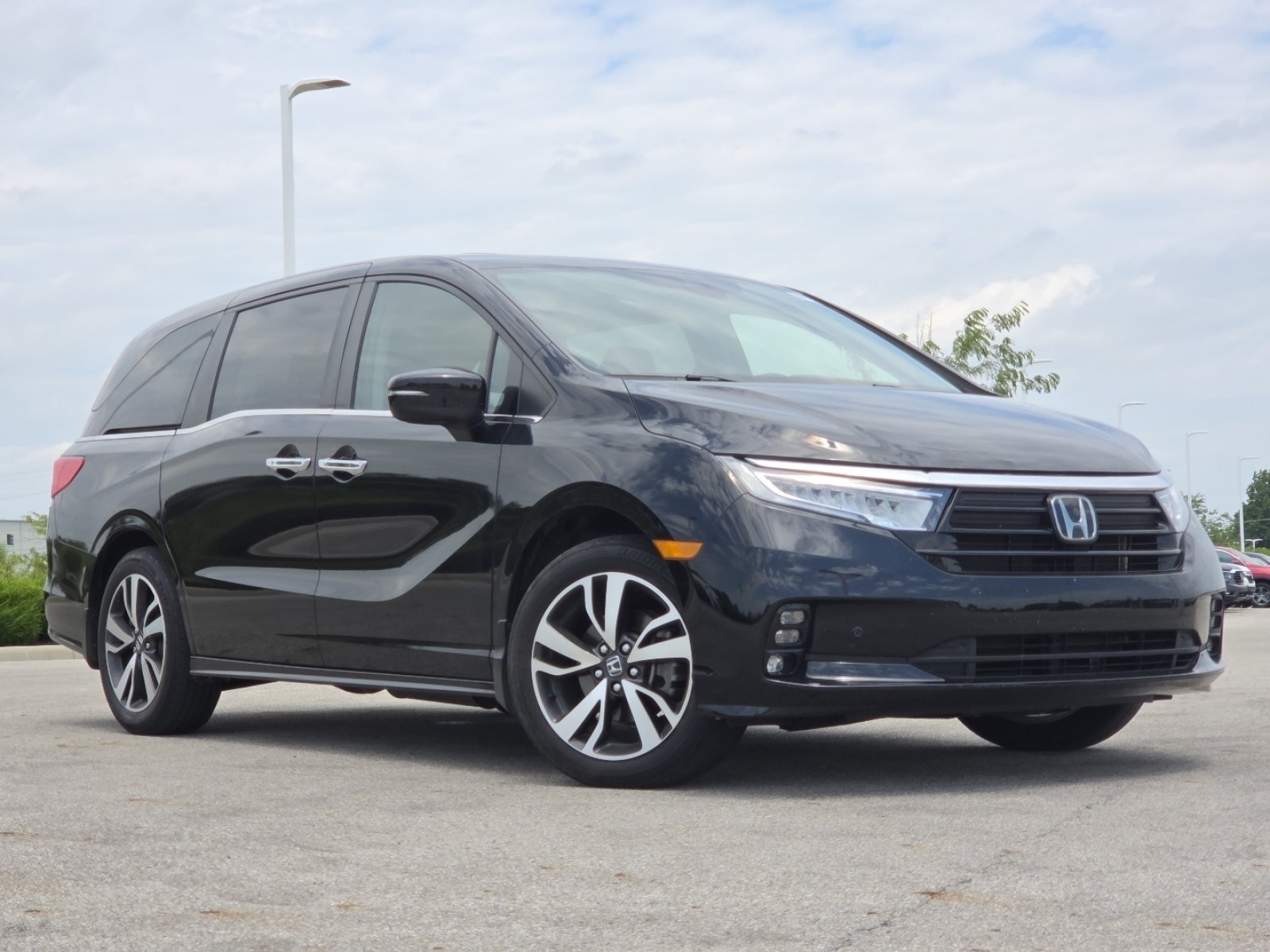 Used 2024 Honda Odyssey Touring image 2
