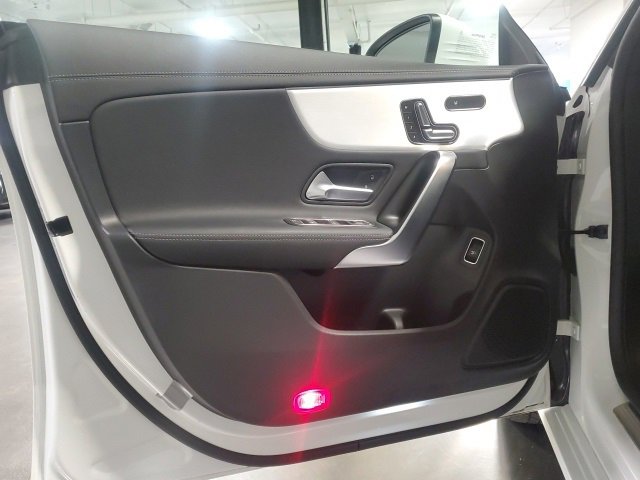 Used 2023 Mercedes-Benz CLA 250 4MATIC image 13