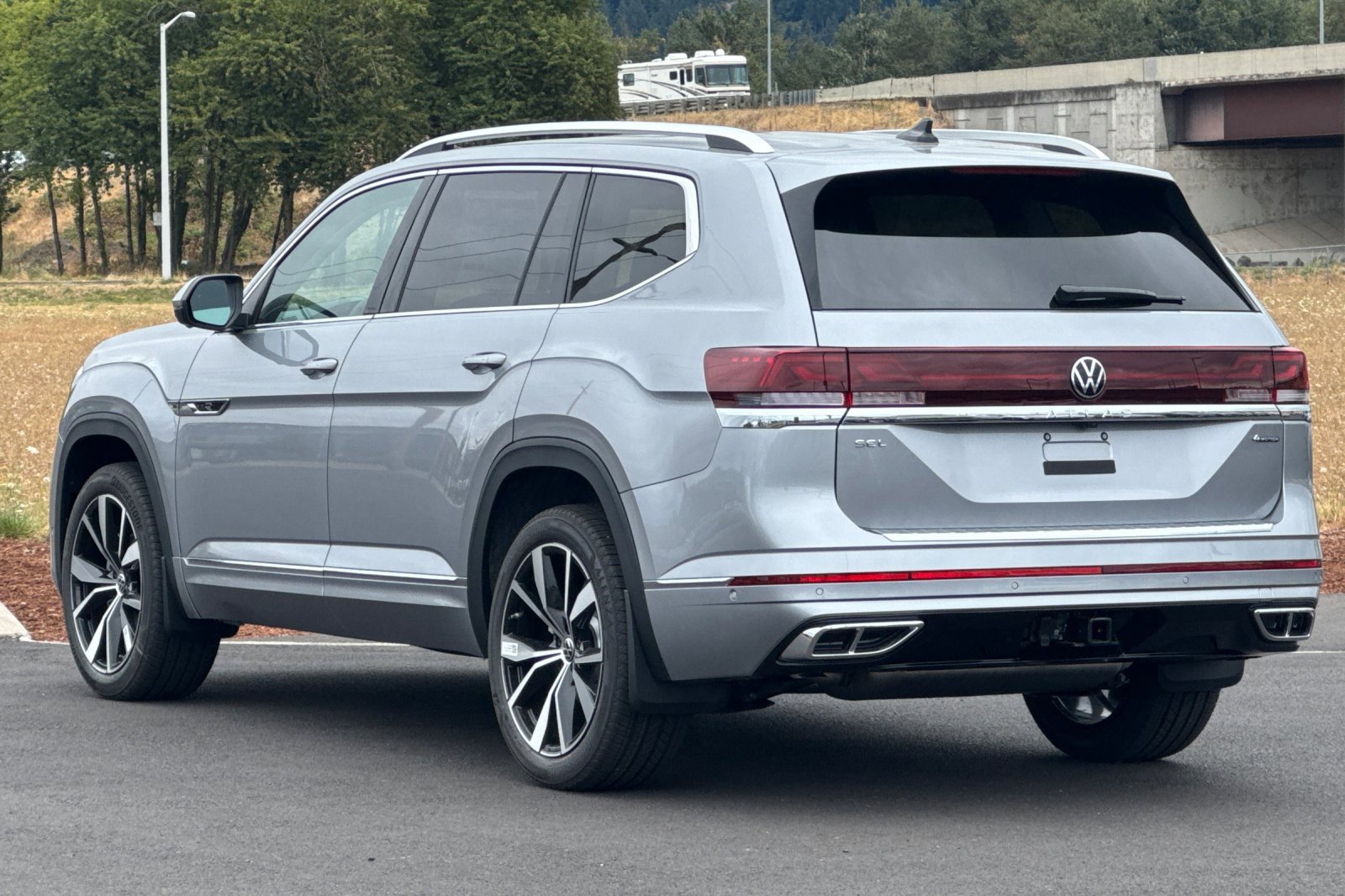 New 2025 Volkswagen Atlas SEL Premium R-Line image 5