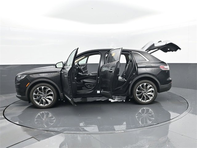 Used 2023 Lincoln Nautilus Reserve w/ Luxury Package image 34