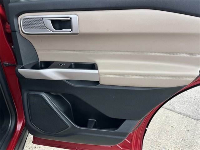 Used 2024 Ford Explorer Limited image 23