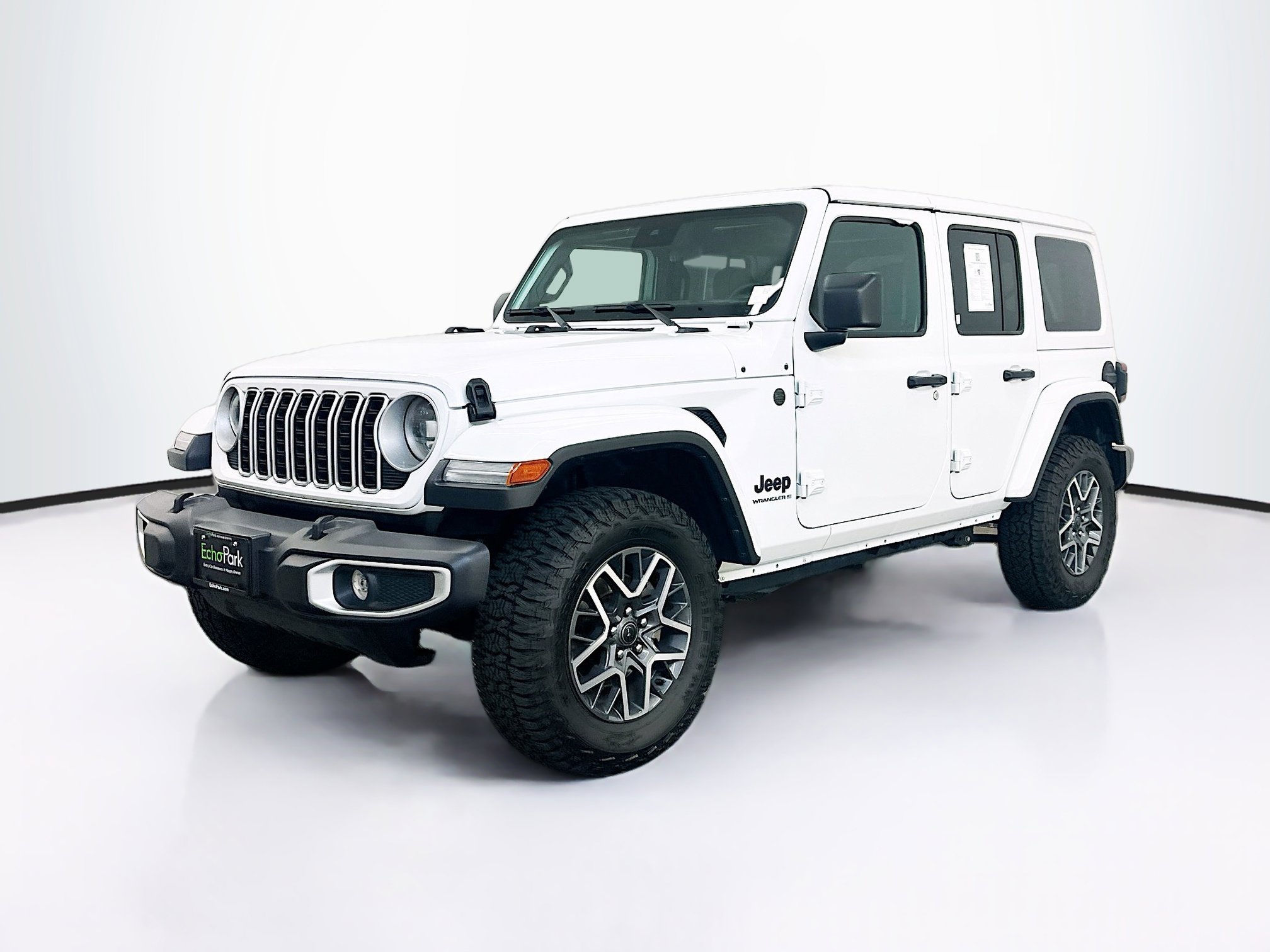 Used 2025 Jeep Wrangler Sahara image 3