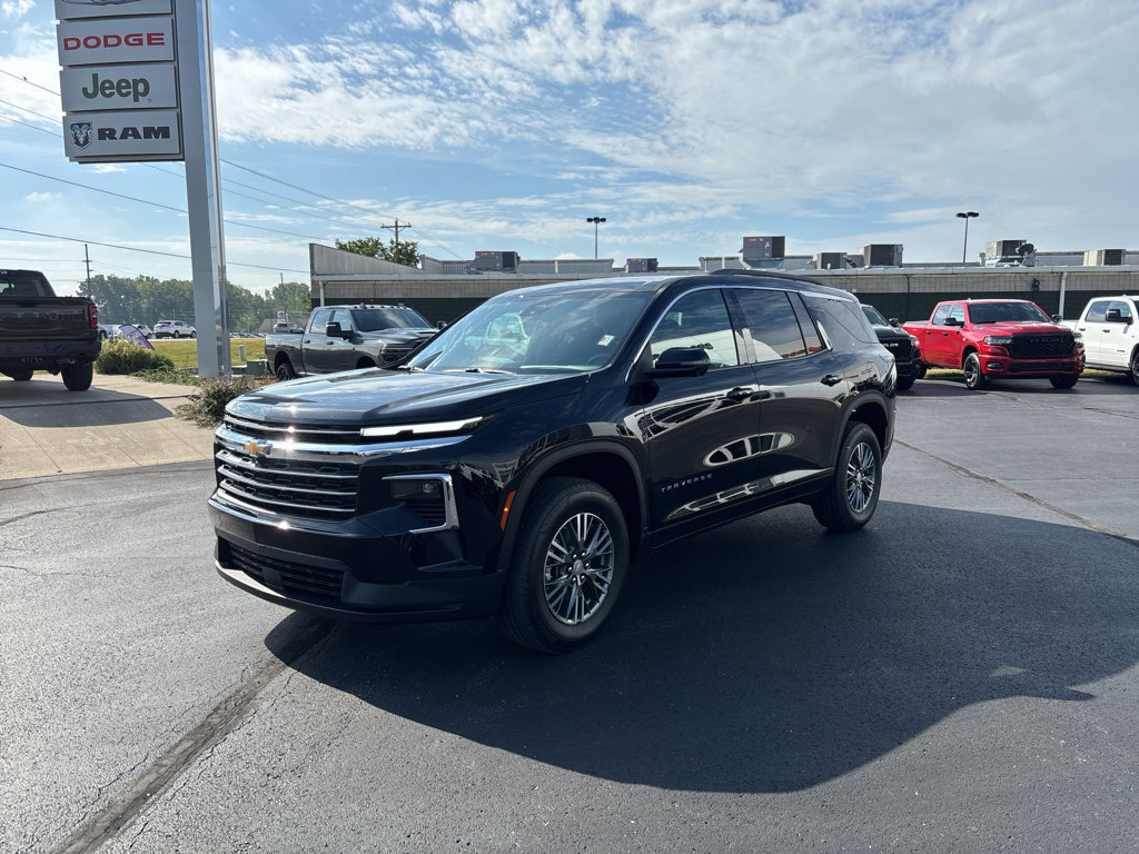Used 2026 Chevrolet Traverse LT w/ Driver Confidence Package FWD image 1