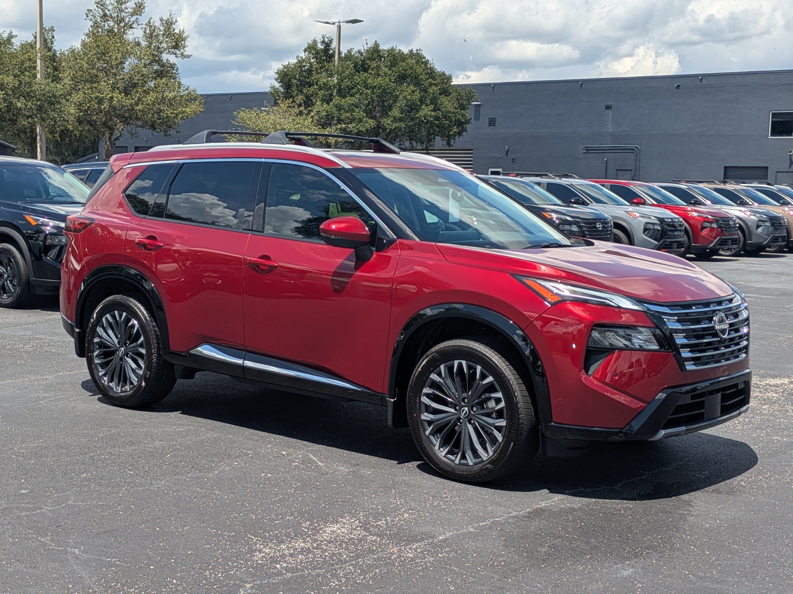 New 2026 Nissan Rogue Platinum AWD/4WD image 2