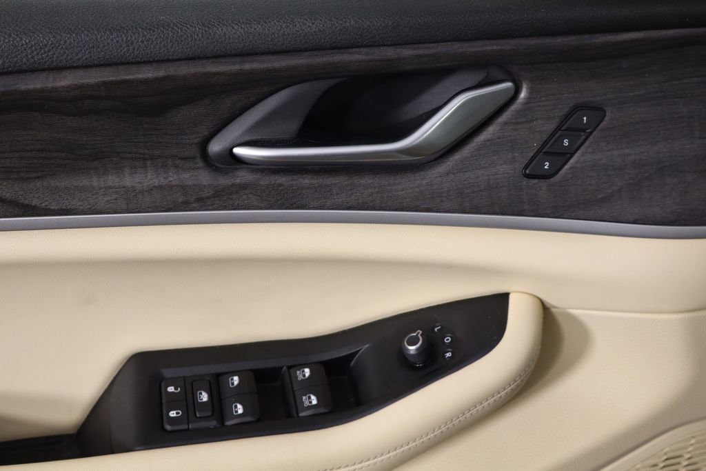 Used 2023 Jeep Grand Cherokee Limited image 18